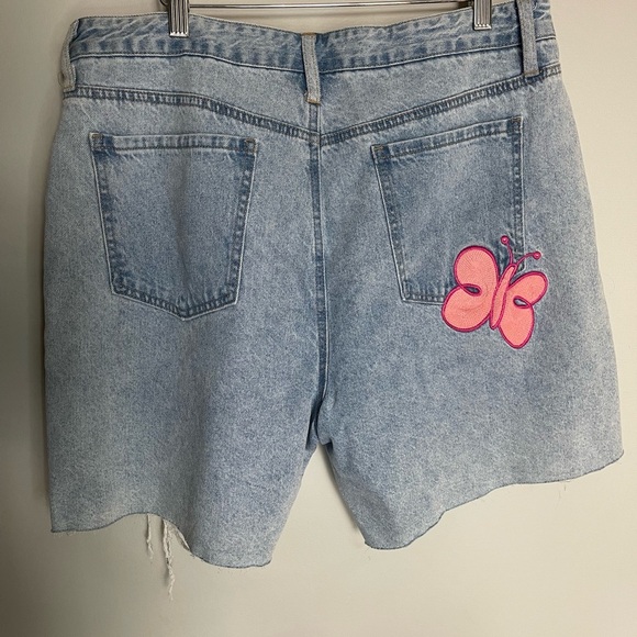 Forever 21 Light Blue Jean Shorts with Pink and Teal Embroidery size 32 NWT - Picture 6 of 8